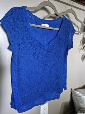 Blue Lace V-Neck Short Sleeve Top - Unbranded